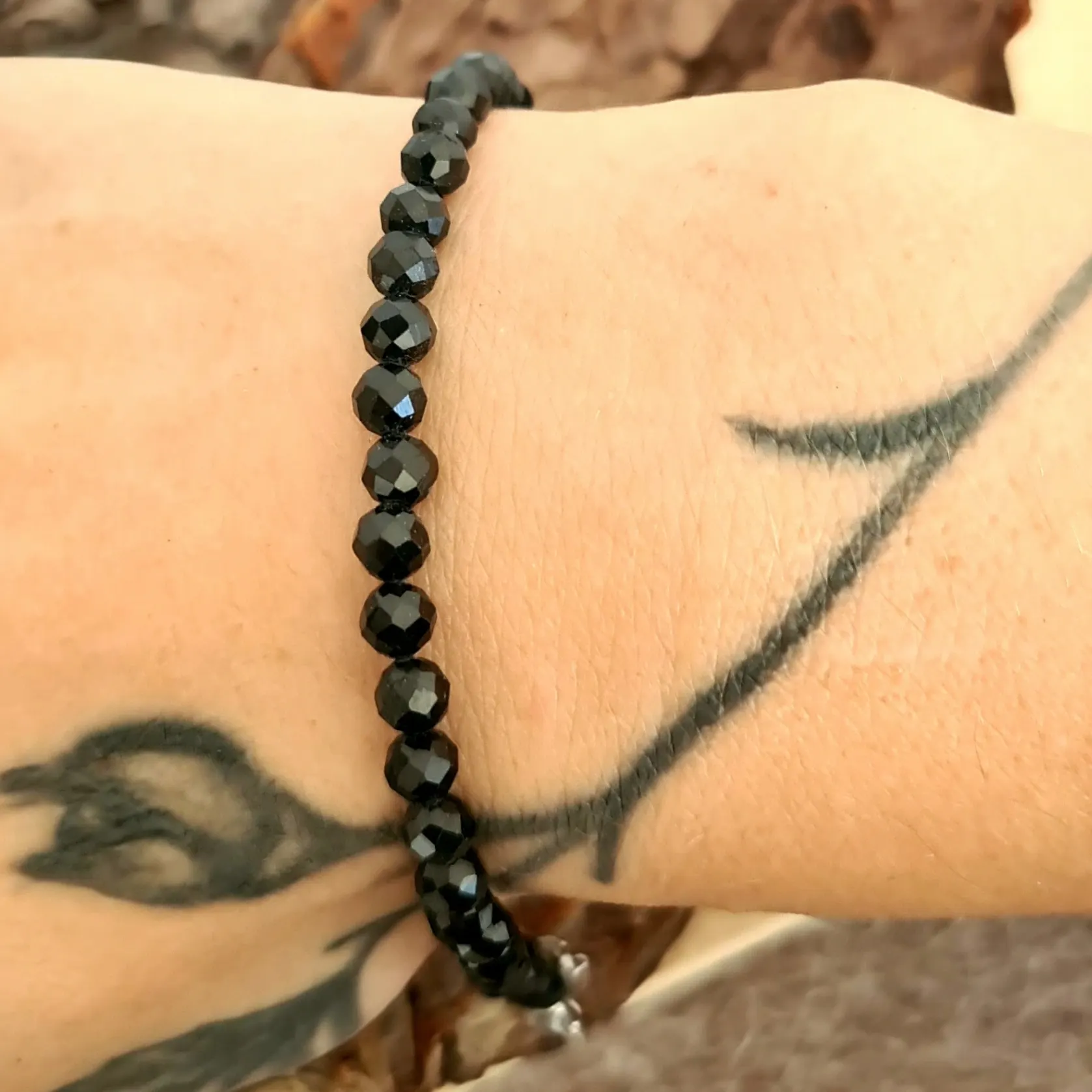 Náramek - broušený Černý spinel 4
