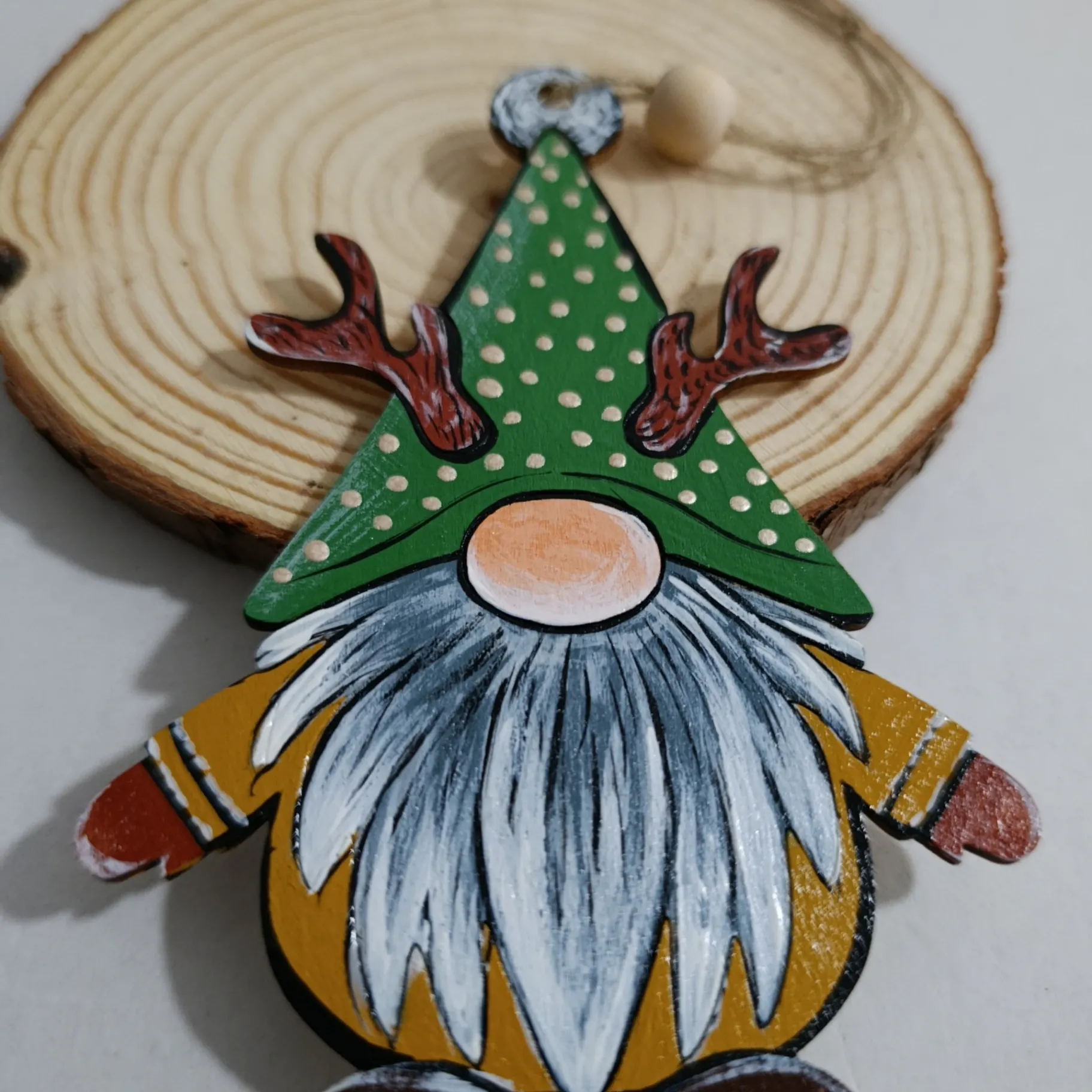 Ručně malovaný trpaslík – dekorace z překližky 3